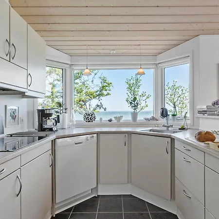 2 Bedroom Awesome In Skarup Fyn