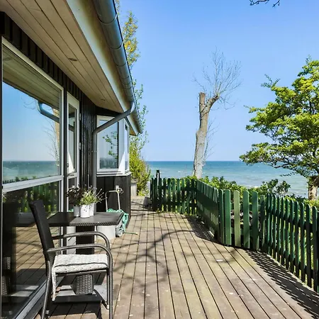 2 Bedroom Awesome In Skarup Fyn * Brohave