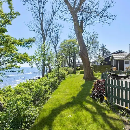 2 Bedroom Awesome In Skarup Fyn *