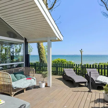 2 Bedroom Awesome In Skarup Fyn *